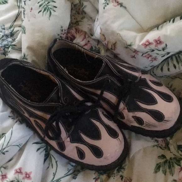 Shoes - 90s ShaSha Flame Creepers